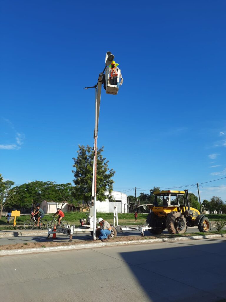 Alumbrado público en Palermo Oeste, Payogasta, Dpto. Cachi, Salta