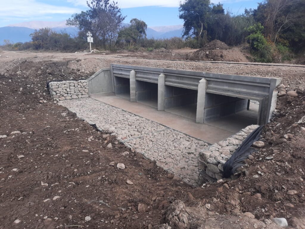 Obras de industria y logística ferroviaria en Salta